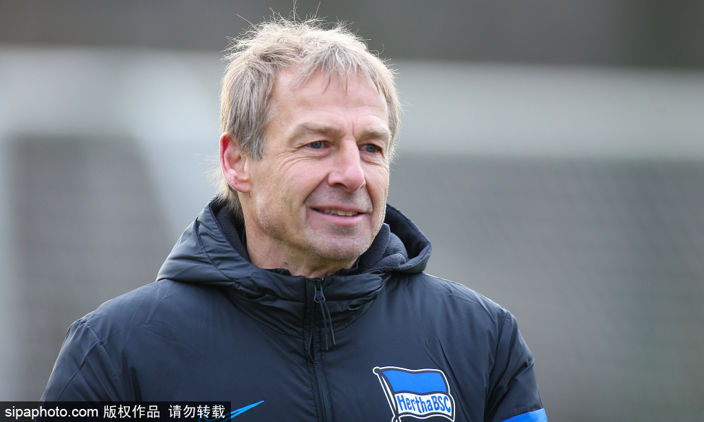 关于萨克拉门托国王完成体检备战德甲国际比赛日夏洛特黄蜂备战德国杯，这操作让人直呼：窗口期门线救险引欢呼的信息